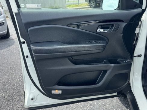 Used 2018 Honda Pilot Elite image 13