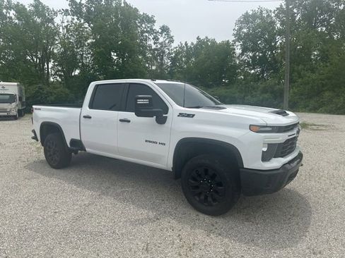 Certified 2024 Chevrolet Silverado 2500 Custom w/ Custom Value Package AWD/4WD image 4
