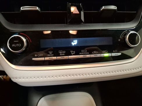 Used 2020 Toyota Corolla SE image 24