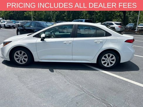 Certified 2025 Toyota Corolla LE FWD image 4