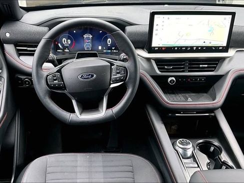 Used 2025 Ford Explorer ST-Line image 5