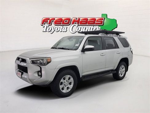 Used 2016 Toyota 4Runner SR5 image 1