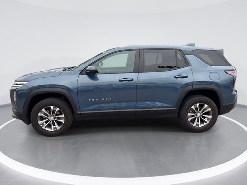 Used 2026 Chevrolet Equinox LT w/ Convenience Package II FWD image 5