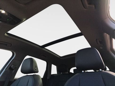 New 2025 Audi Q6 e-tron Premium image 30