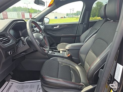 Used 2025 Ford Escape ST-Line image 14
