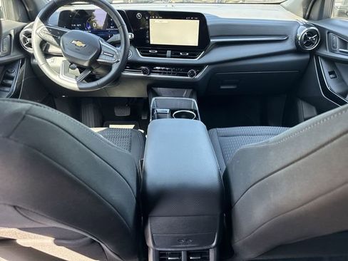Used 2025 Chevrolet Equinox LT w/ Safety and Technology Package AWD/4WD image 19
