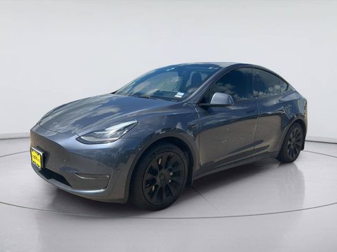 Used 2022 Tesla Model Y Long Range AWD/4WD image 1