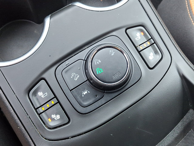 Certified 2021 GMC Terrain SLT w/ LPO, Dark Accent Package AWD/4WD image 24