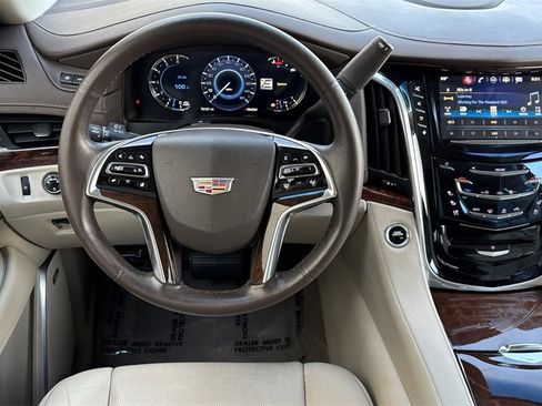Used 2016 Cadillac Escalade Premium image 17