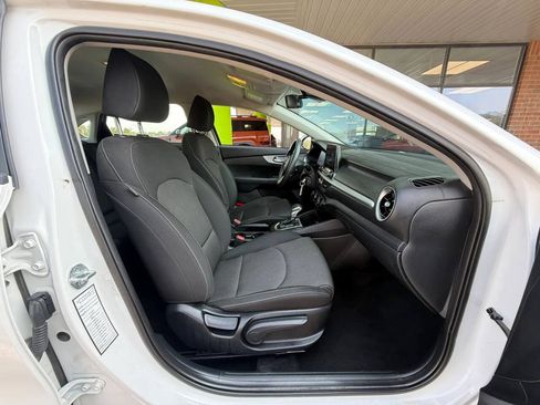Used 2024 Kia Forte LXS FWD image 27