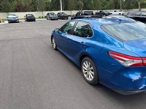 Used 2019 Toyota Camry LE FWD image 6