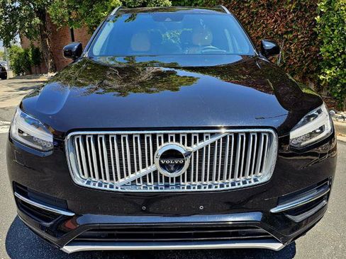 Used 2017 Volvo XC90 T8 Inscription AWD/4WD image 2