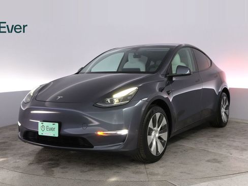 Used 2023 Tesla Model Y Long Range AWD/4WD image 2