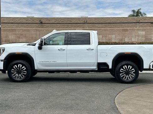 Certified 2025 GMC Sierra 2500 Denali Ultimate AWD/4WD image 7