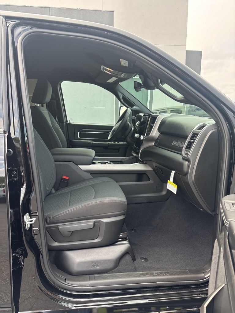 New 2026 RAM 3500 Big Horn AWD/4WD image 25