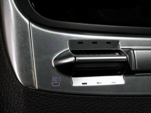 Used 2025 Kia Carnival SX FWD image 5