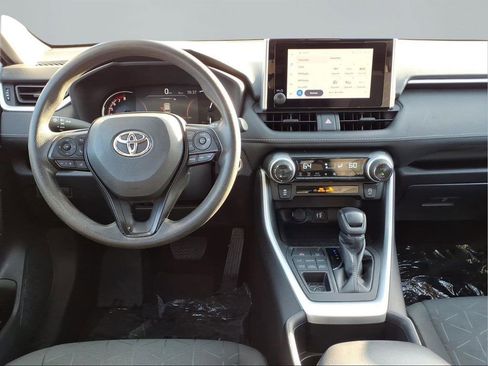 Used 2023 Toyota RAV4 XLE image 4