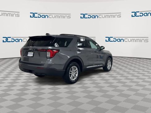 Used 2025 Ford Explorer Active AWD/4WD image 8