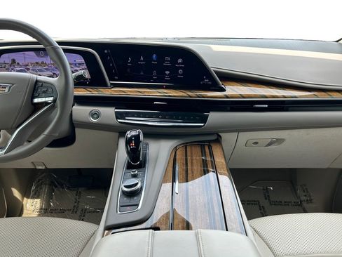 Used 2023 Cadillac Escalade Premium Luxury Platinum image 13