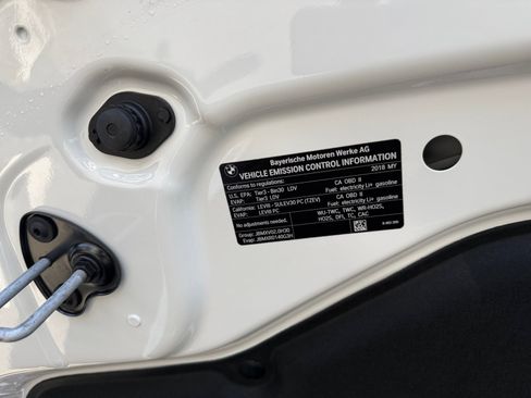 Used 2018 BMW 530e RWD image 13