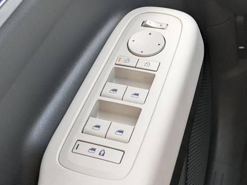 New 2026 Hyundai Santa Fe SE image 17