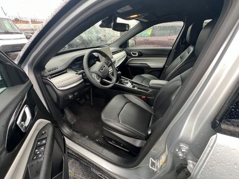 Used 2026 Jeep Compass Limited AWD/4WD image 5
