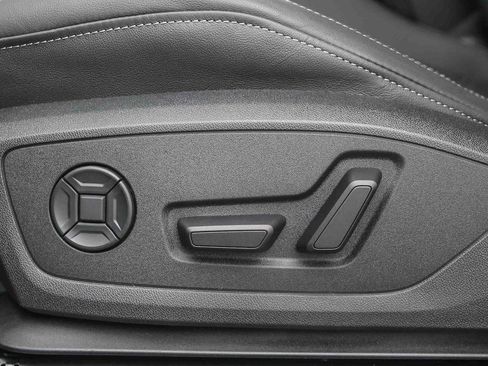 New 2025 Audi Q3 2.0T Premium image 29