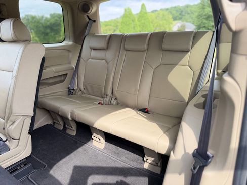 Used 2010 Honda Pilot Touring image 22