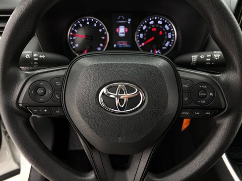 Used 2022 Toyota RAV4 LE image 16