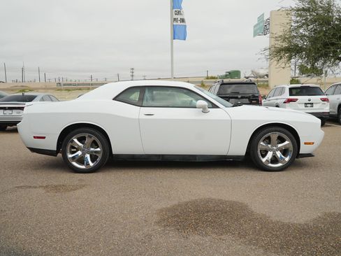 Used 2014 Dodge Challenger SXT w/ Super Sport Group (SS/T) image 4