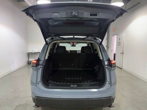 Used 2026 Nissan Rogue SV AWD/4WD image 8