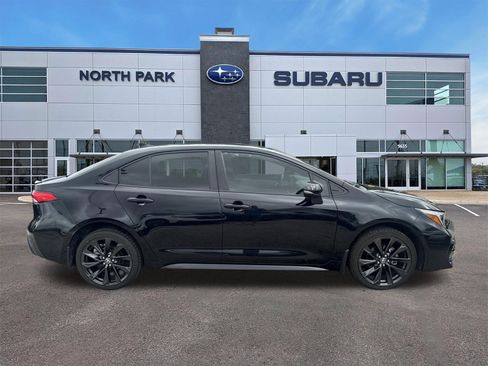 Used 2024 Toyota Corolla SE FWD image 3