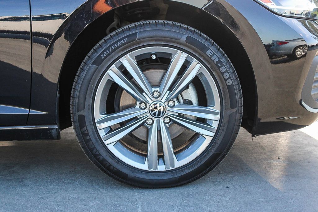 Used 2023 Volkswagen Jetta SE FWD image 11