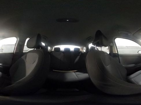 Used 2025 Kia K4 LXS image 41