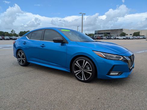 Used 2021 Nissan Sentra SR w/ SR Premium Package FWD image 2
