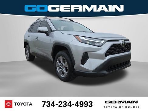Used 2022 Toyota RAV4 XLE AWD/4WD image 5