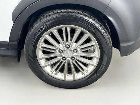 Used 2018 Hyundai Kona SEL w/ SEL Tech Package 02 image 9