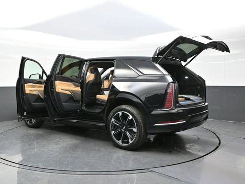 New 2026 Cadillac Escalade IQ Sport 2 w/ LPO, Floor Liner Package image 32
