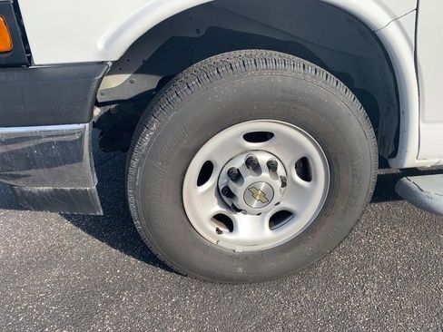 Used 2024 Chevrolet Express 2500 w/ Driver Convenience Package image 3