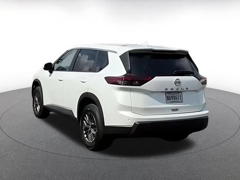 Used 2026 Nissan Rogue SV FWD image 11