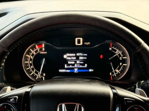 Used 2018 Honda Pilot Touring image 36