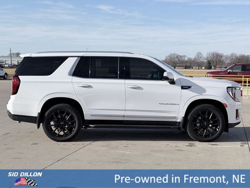 Certified 2023 GMC Yukon SLT w/ SLT Premium Package image 3