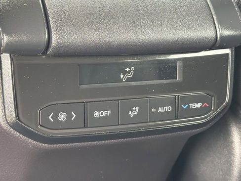Used 2025 Toyota Highlander Limited FWD image 7
