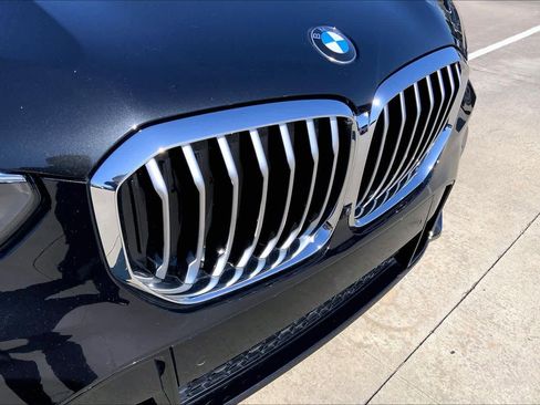 Used 2022 BMW X5 xDrive40i w/ M Sport Package image 30