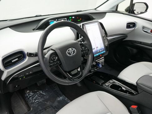 Used 2019 Toyota Prius Limited w/ Premium Convenience Package image 12