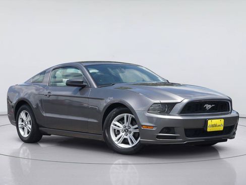 Used 2014 Ford Mustang Coupe w/ Equipment Group 102A RWD image 2