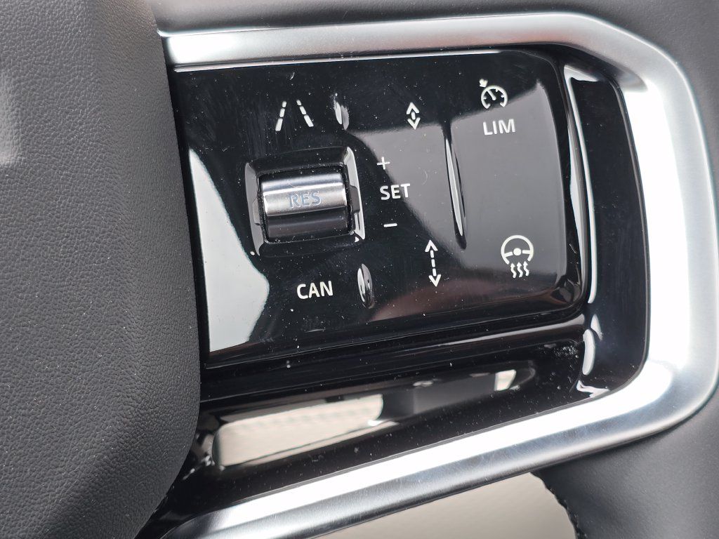 New 2025 Land Rover Discovery Sport Dynamic SE AWD/4WD image 13