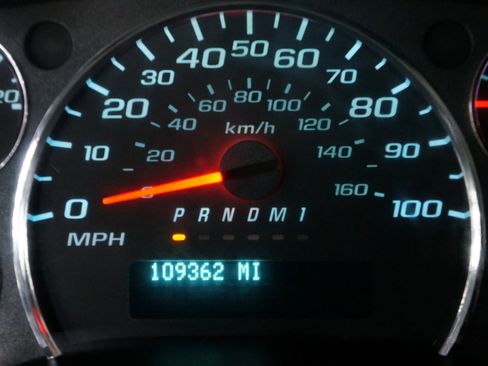 Used 2021 Chevrolet Express 3500 w/ Driver Convenience Package image 11