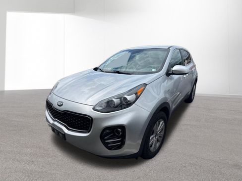 Used 2019 Kia Sportage LX AWD/4WD image 3