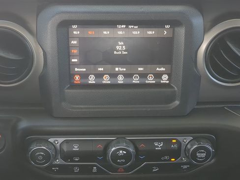 Used 2018 Jeep Wrangler Unlimited Sport S image 18